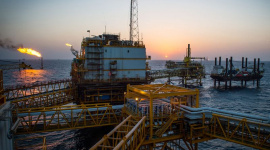 Giá dầu tăng mạnh khi nhiều doanh nghiệp lớn chạy đua dự trữ