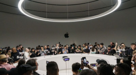 Điều gì khiến Apple vươn tới giá trị 3.000 tỷ USD?