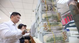 Vàng miếng SJC giữ mốc 84 triệu đồng/lượng, USD ngân hàng đảo chiều đi lên