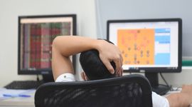 Sắc đỏ bảo trùm, thị trường lại đánh mất xu hướng tăng ngắn hạn