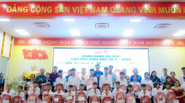 Nhân viên Sacombank ủng hộ 1 ngày lương giúp đồng bào vượt thiên tai