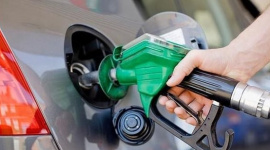 Xăng RON 95 chạm mốc 20.590 đồng/lít, dầu giảm mạnh