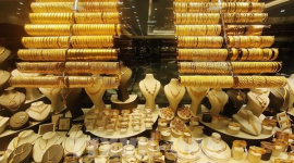 Giá vàng tăng nhẹ khi thị trường chờ đợi quyết sách từ Fed