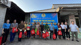 Nestlé Việt Nam tặng gần 6.000 phần quà cho các gia đình có hoàn cảnh khó khăn nhân dịp Tết Nguyên đán