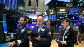 Hai chỉ số chính trên thị trường chứng khoán Phố Wall lại có kỷ lục mới