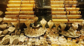 Tuần giảm đầu tiên của giá vàng trong một tháng qua