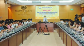 VND mất giá 4,4%, tỷ lệ nợ xấu có xu hướng tăng
