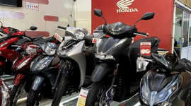 Giá xe máy đồng loạt lao dốc: Honda Vision còn 29,9 triệu đồng, Honda SH, Lead, Yamaha Janus… cùng dưới giá đề xuất, có xe tặng kèm smartphone