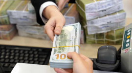 Tỷ giá ngân hàng bất ngờ "bốc đầu" tăng vọt
