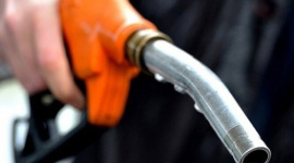 Giá xăng Ron 95 vượt 21.220 đồng/lít, dầu tăng mạnh 1.000 đồng/lít