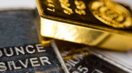 Cá mập, cá voi đua nhau đổ hàng tỷ USD gom vàng, bạc giữa cơn sốt giá