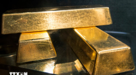 Giá vàng hạ nhiệt khi đồng USD mạnh lên và nhà đầu tư chốt lời