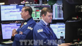 Phố Wall liên tục lập đỉnh giữa bất ổn chính trị