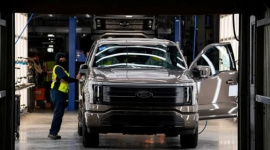 Tesla, Ford đau đầu vì tồn nhiều xe điện hạng sang