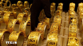 Giá vàng thế giới tuần đầu tăng trong tháng sau nhiều biến động
