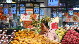 Trung Quốc: Lạm phát tiêu dùng lập đỉnh, giá sản xuất giảm sâu