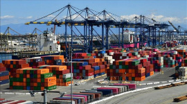 Mỹ giảm mạnh thâm hụt thương mại tháng 9 nhờ xuất khẩu tăng vọt