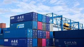 Đồng euro mạnh gây áp lực lớn lên xuất khẩu của Đức