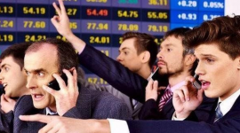 Đang dò đáy 2 năm, một cổ phiếu BĐS bất ngờ "tím lịm" 2 phiên liên tiếp