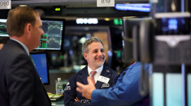 Mỹ: Thị trường chứng khoán thăng hoa trong một nền kinh tế yếu