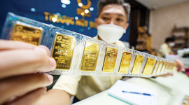 Giá vàng miếng SJC tăng "sốc", tiến tới mốc 107 triệu đồng/lượng