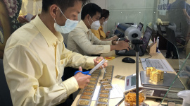 Bất chấp vàng thế giới giảm, vàng SJC vẫn tăng nửa triệu đồng mỗi lượng