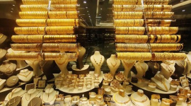 Lo ngại thuế quan của Mỹ, nhà đầu tư trú ẩn vào vàng