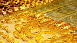 Sáng 28/4, doanh nghiệp giảm giá mua vào vàng nhẫn, vàng SJC nửa triệu đồng mỗi lượng