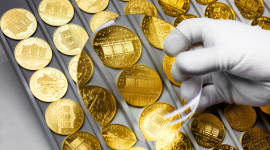 Giá vàng thế giới rơi tự do