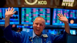 Phiên 21/5: Khối ngoại gần 700 tỷ đồng "gom" một cổ phiếu ngân hàng và chứng chỉ ETF