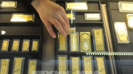 Giá vàng châu Á cao nhất trong hai tuần do lo ngại về nợ công Mỹ