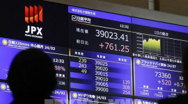 Chứng khoán châu Á biến động trái chiều sau khi Mỹ hoãn áp thuế EU