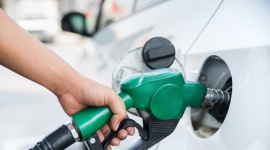 Giá xăng, dầu cùng giảm mạnh, RON 95 về sát 19.000 đồng/lít