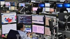 Chứng khoán giảm điểm trong nỗi lo về thuế quan và việc làm của Mỹ