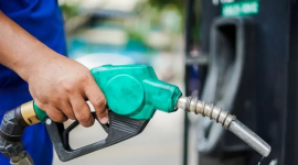 Giá xăng, dầu cùng tăng, RON 95 vượt 20.000 đồng/lít