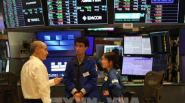 Chứng khoán toàn cầu sụt giảm bất chấp vốn hóa của Microsoft vượt 4.000 tỷ USD