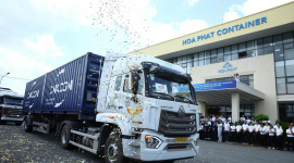 Hòa Phát của tỷ phú Trần Đình Long bàn giao 1.000 container cho hãng tàu Top 3 thế giới