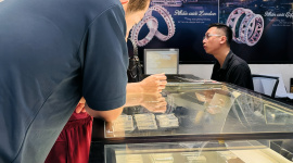 Nếu nhỡ “sóng” chứng khoán và vàng, người mua bạc vẫn lãi 35% từ đầu năm