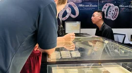 Nếu nhỡ “sóng” chứng khoán và vàng, người mua bạc vẫn lãi 35% từ đầu năm