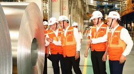 Tập đoàn Hoa Sen sản xuất thành công tôn siêu bền Hoa Sen Mag Shield