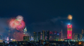 Saigon Marina IFC rực rỡ đêm pháo hoa với công nghệ ánh sáng hàng đầu thế giới