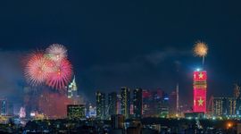 Saigon Marina IFC rực rỡ đêm pháo hoa với công nghệ ánh sáng hàng đầu thế giới