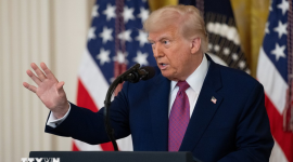 Tổng thống Trump đề xuất giới hạn lãi suất thẻ tín dụng ở mức 10%