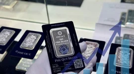 Cú bứt tốc ngoạn mục của bạc ở Việt Nam: Giờ này năm ngoái còn 30 triệu, giờ vượt 100 triệu/kg, ai còn nói 'mua bạc là lỗ'