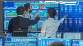 Phiên 27/1: Khối ngoại đảo chiều bán ròng, ngược chiều tung hàng trăm tỷ "gom" một mã Bluechips