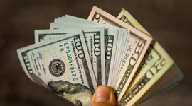 Đồng USD "thủng đáy" 4 năm sau phát biểu của Tổng thống Mỹ