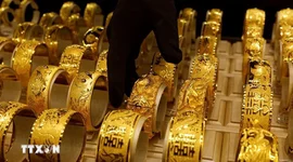 Giá vàng và bạc lao dốc trước tin đồn về “ghế nóng” Chủ tịch Fed