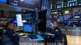 Chỉ số Dow Jones tiến gần mốc lịch sử 50.000 điểm