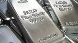 Giá bạc tăng vọt, các nhà kinh doanh đổ xô tìm nguồn hàng