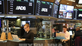 Các chỉ số chứng khoán Mỹ diễn biến trái chiều sau động thái của Tổng thống Trump